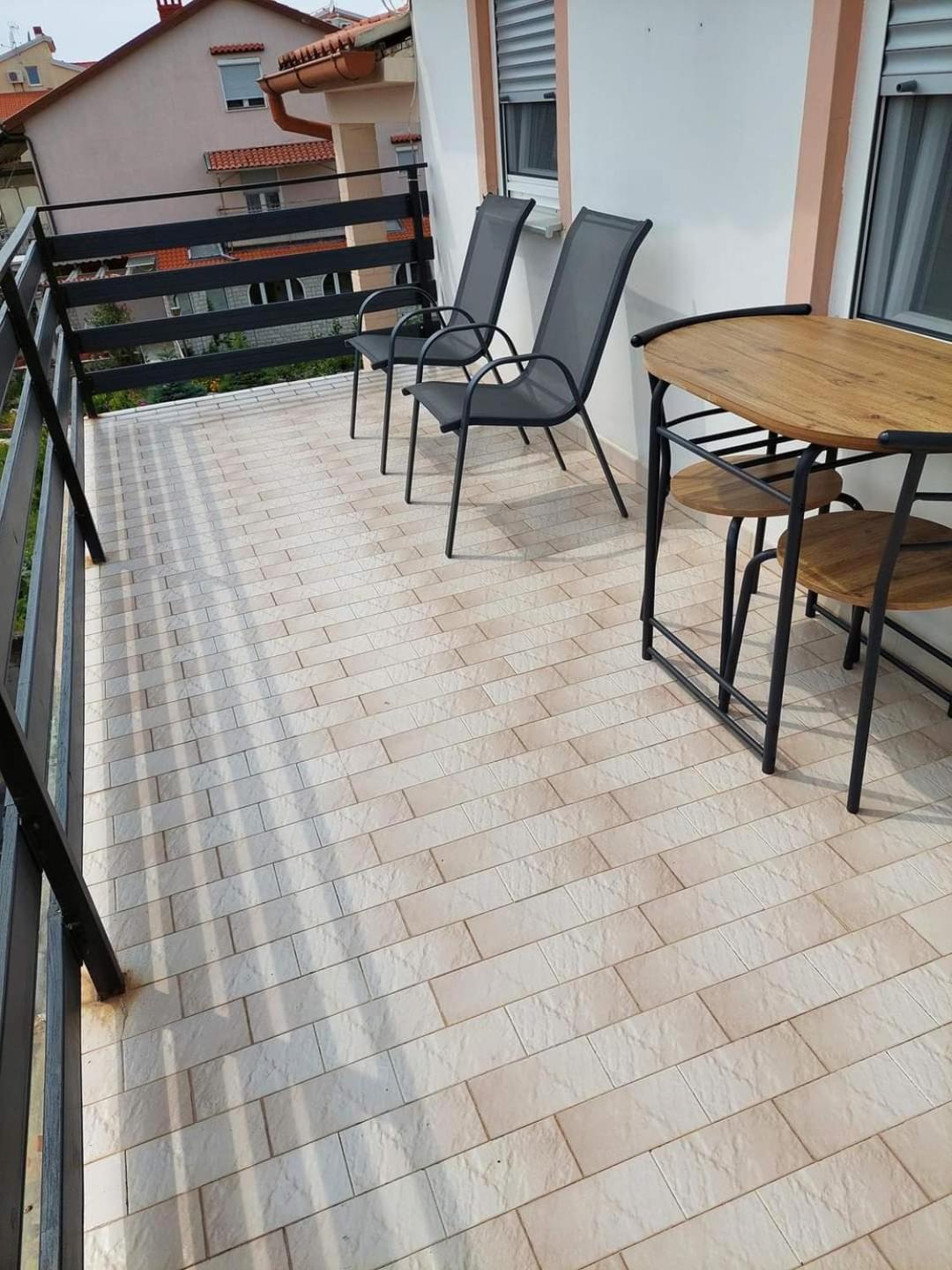 Apartmani Suhi Brod เมดูลิน ภายนอก รูปภาพ